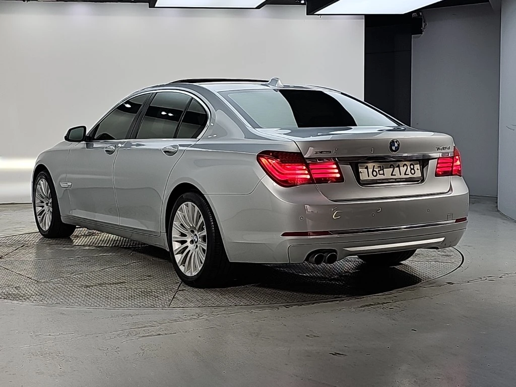 BMW 7-Series F01, 2013 — фото 3