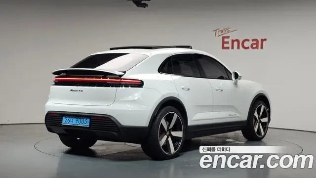 Porsche Macan EV, 2025 — фото 2