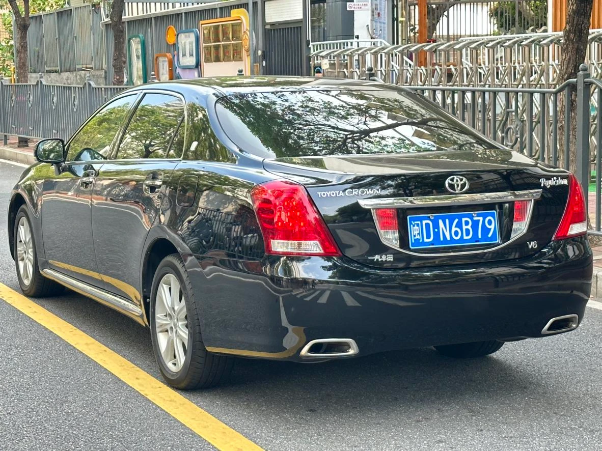 Toyota crown, 2010 — фото 8