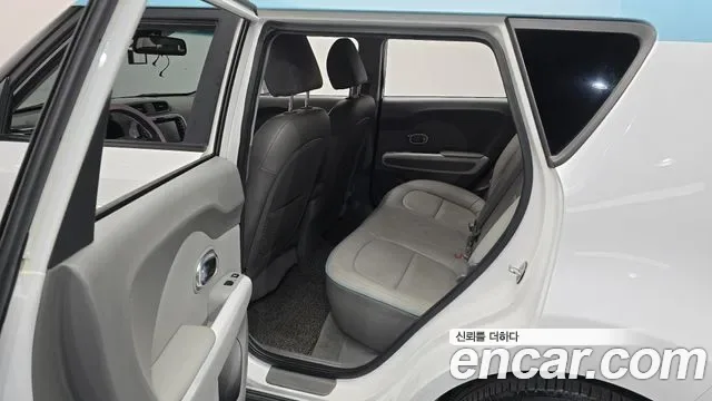 Kia Soul EV, 2016 — фото 11