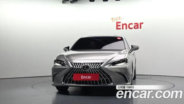 Lexus Es ES300H, 2025 — фото 3