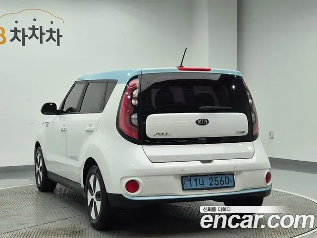 Kia Soul EV, 2016 — фото 2