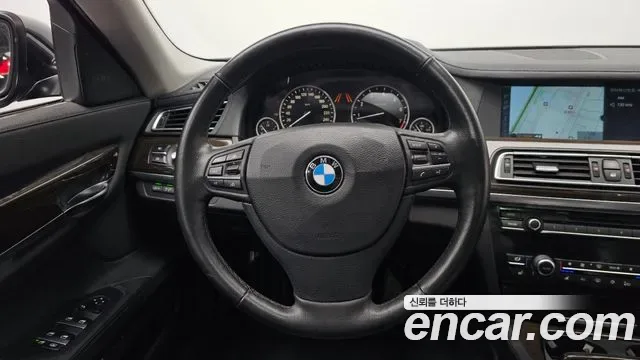 BMW 7-Series F01, 2012 — фото 13