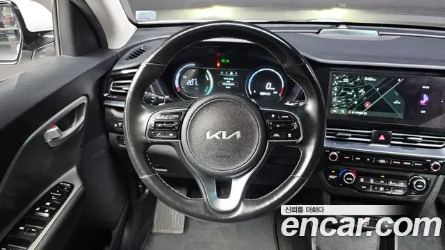 Kia Niro Plus, 2022 — фото 14