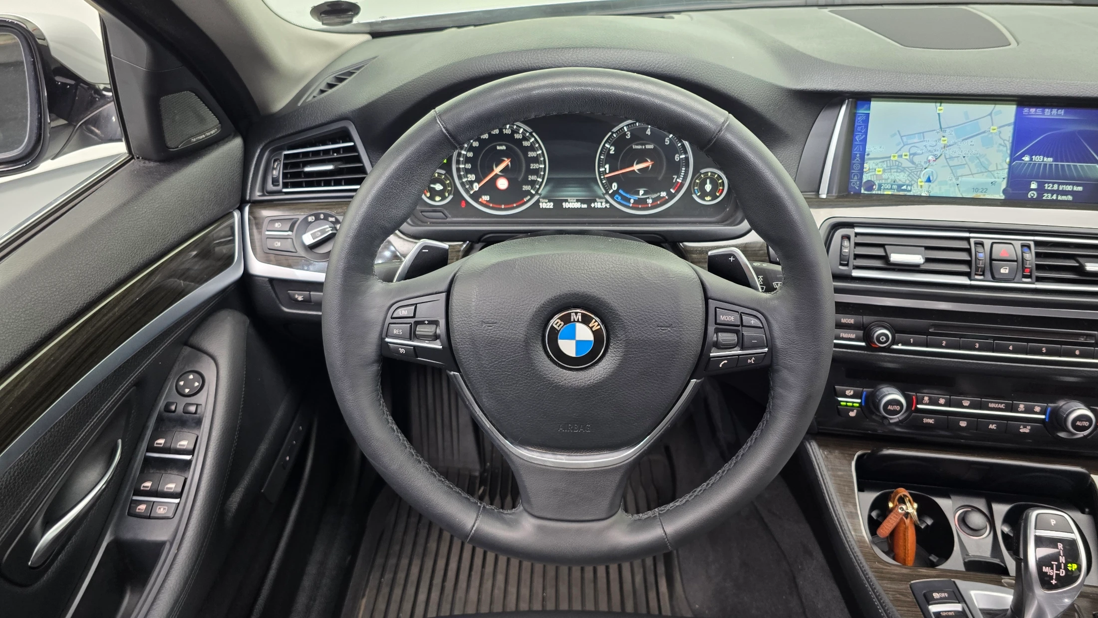 BMW 5-Series F10, 2014 — фото 13