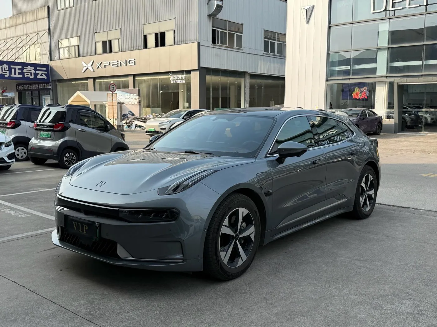 ZEEKR 001