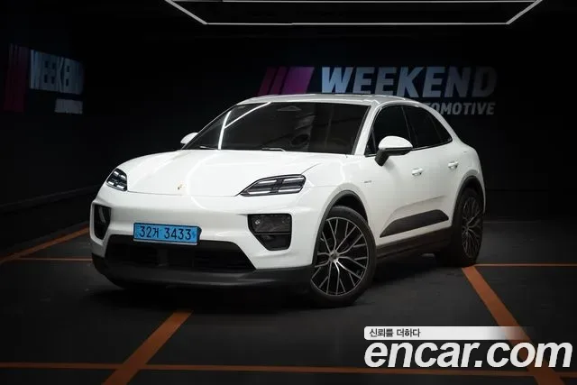 Porsche Macan EV