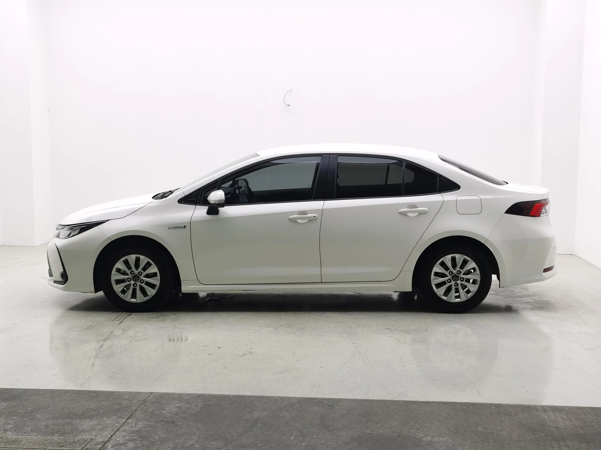 Toyota Corolla, 2023 — фото 4
