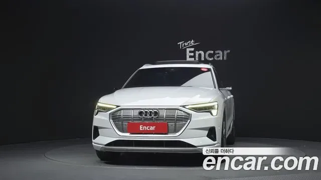 Audi E-Tron, 2020 — фото 3