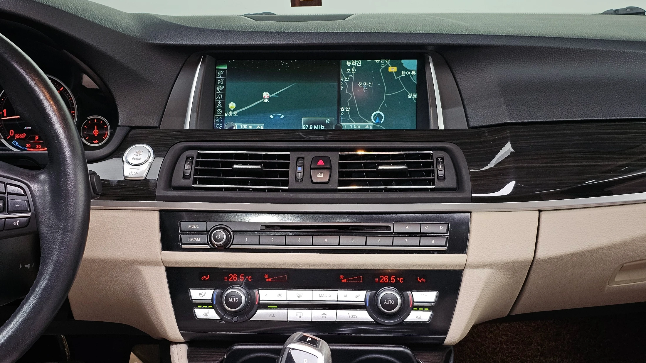 BMW 5-Series F10, 2013 — фото 15