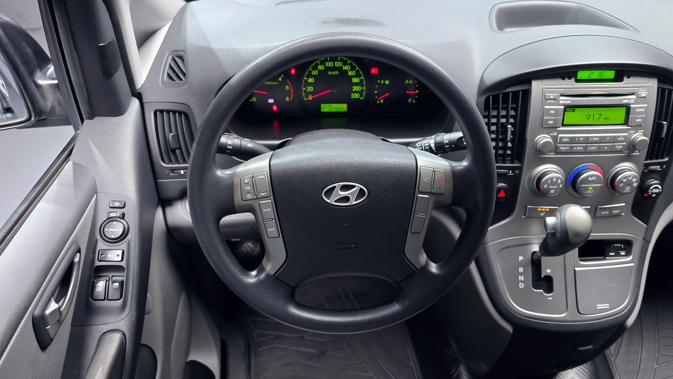 Hyundai Starex Grand Starex, 2012 — фото 14