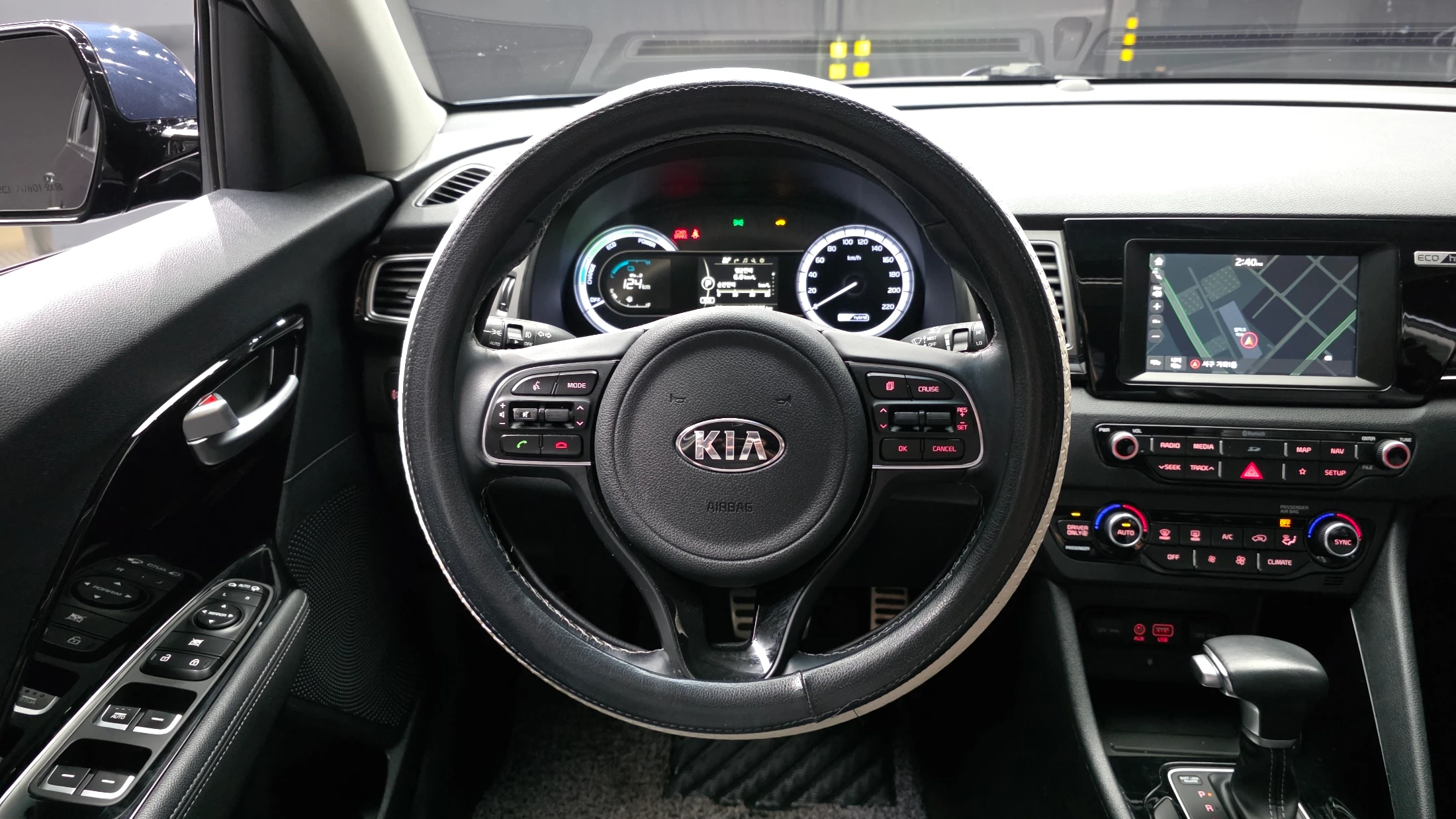 Kia Niro, 2017 — фото 13