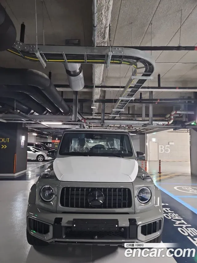 Mercedes-Benz G-Class W465