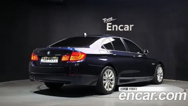 BMW 5-Series F10, 2011 — фото 2