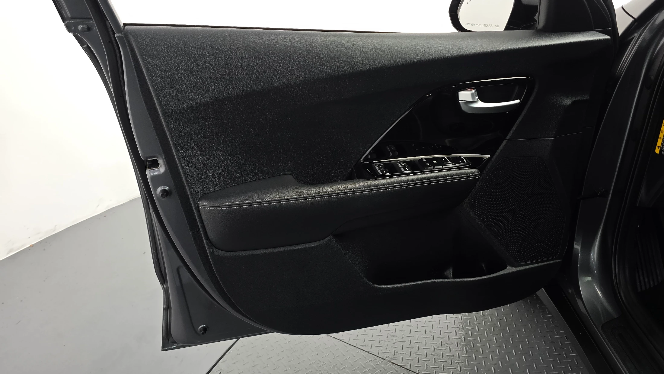 Kia Niro, 2017 — фото 24