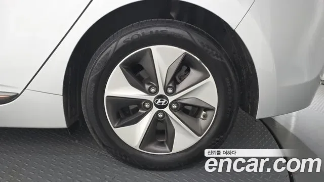Hyundai Ioniq Ionic Electric, 2017 — фото 21