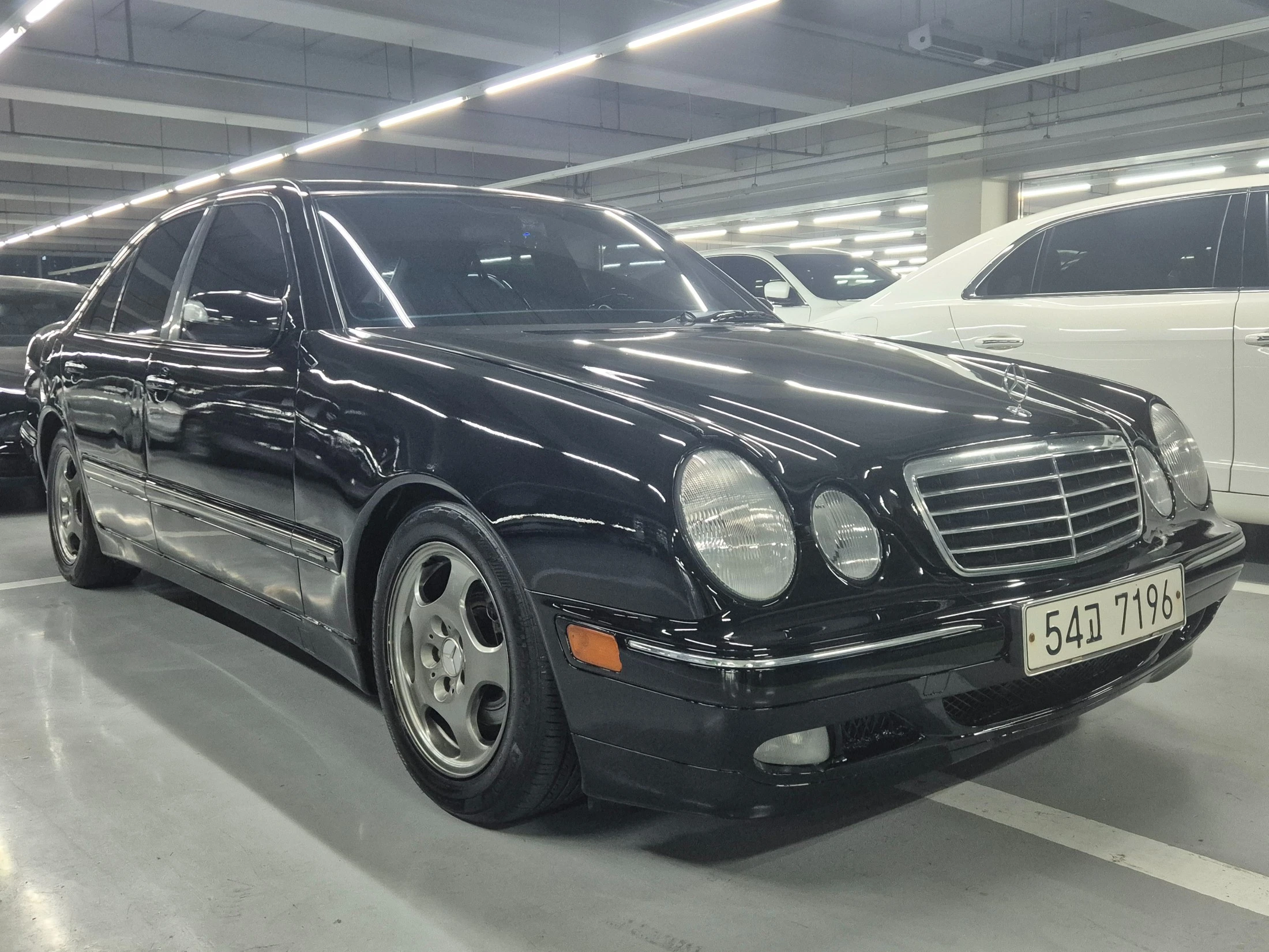 Mercedes-Benz E-Class W210