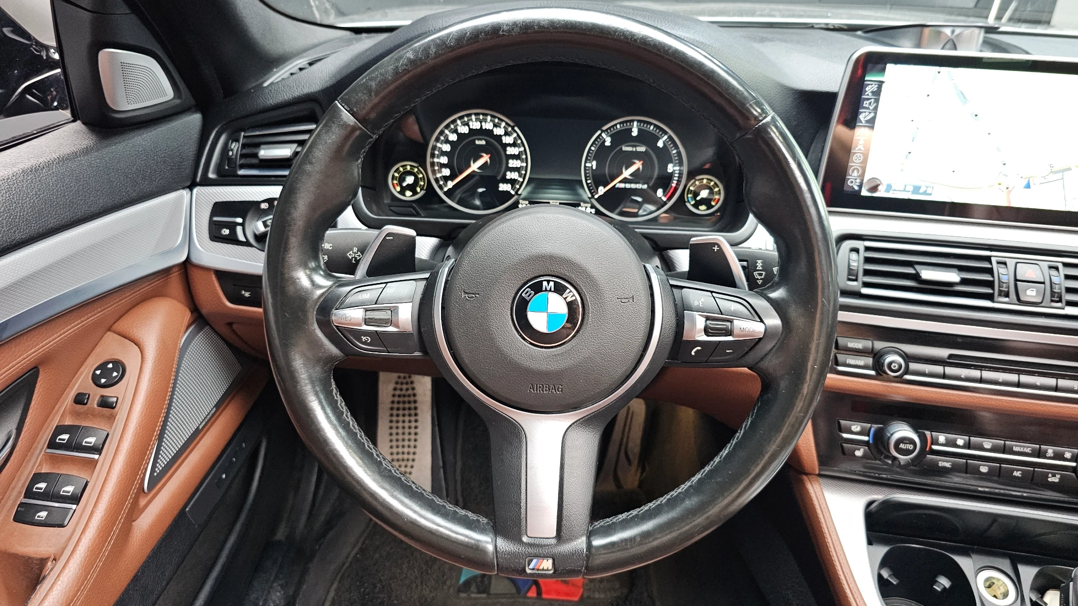 BMW 5-Series F10, 2014 — фото 12