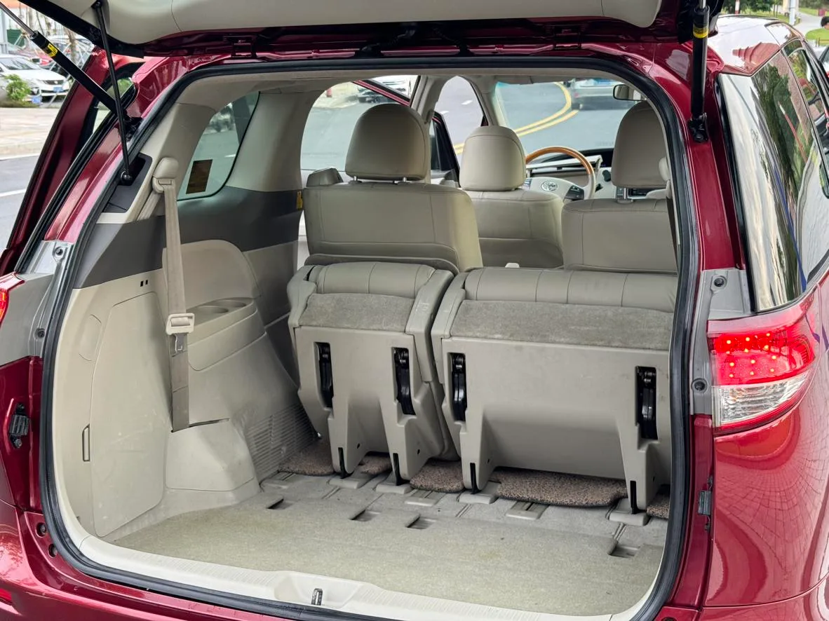 Toyota Previa, 2010 — фото 21