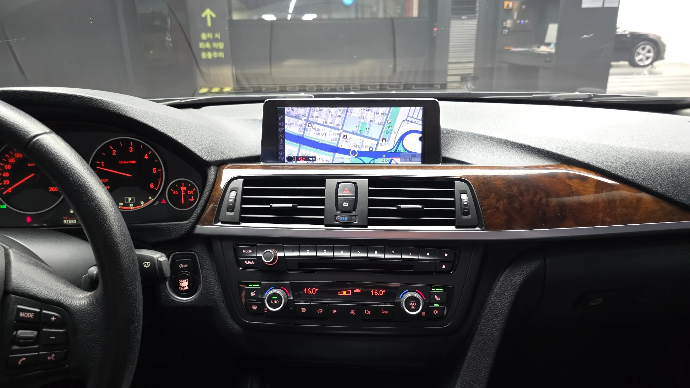 BMW 3-Series F30, 2012 — фото 14
