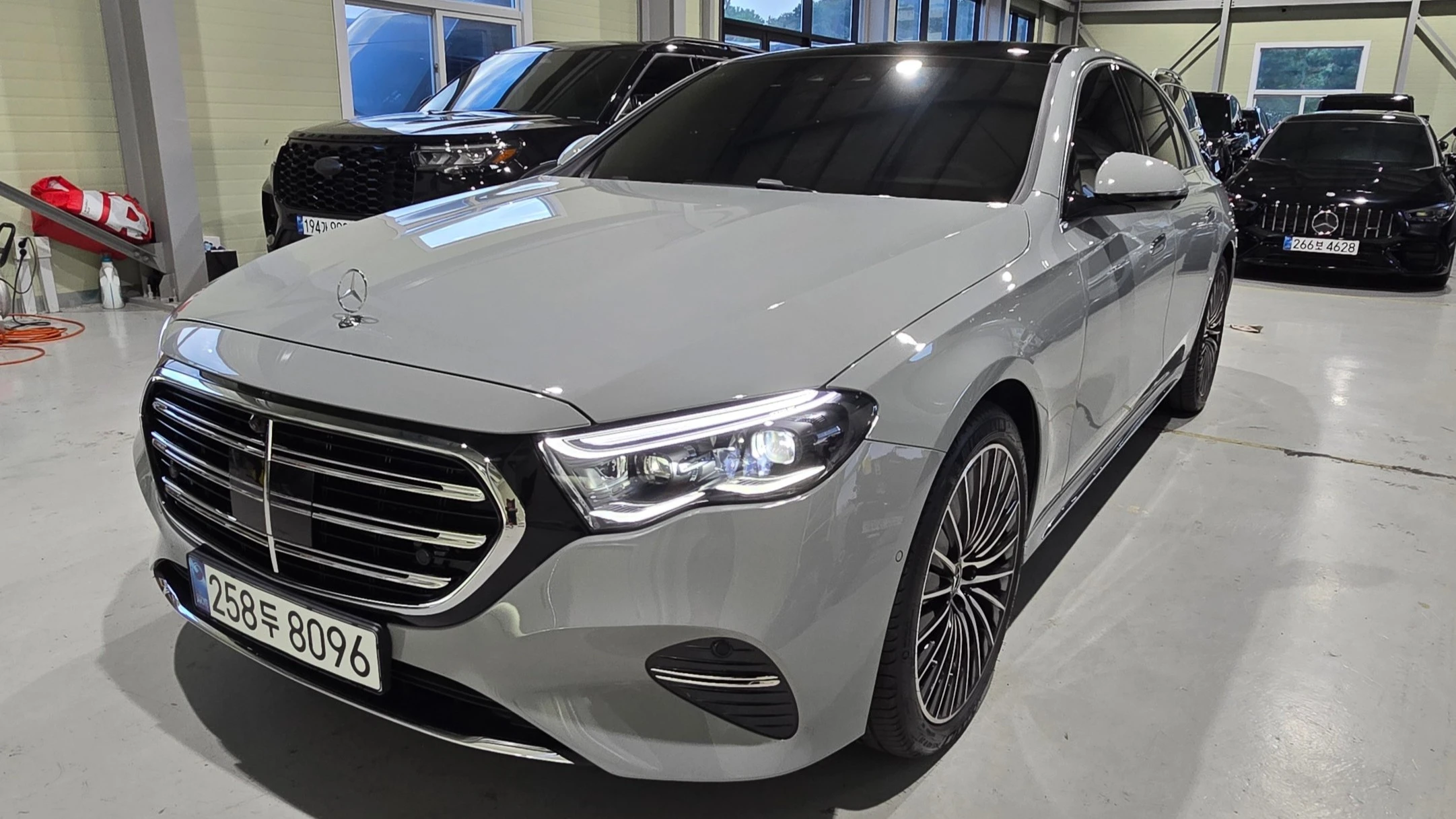 Mercedes-Benz E-Class W214