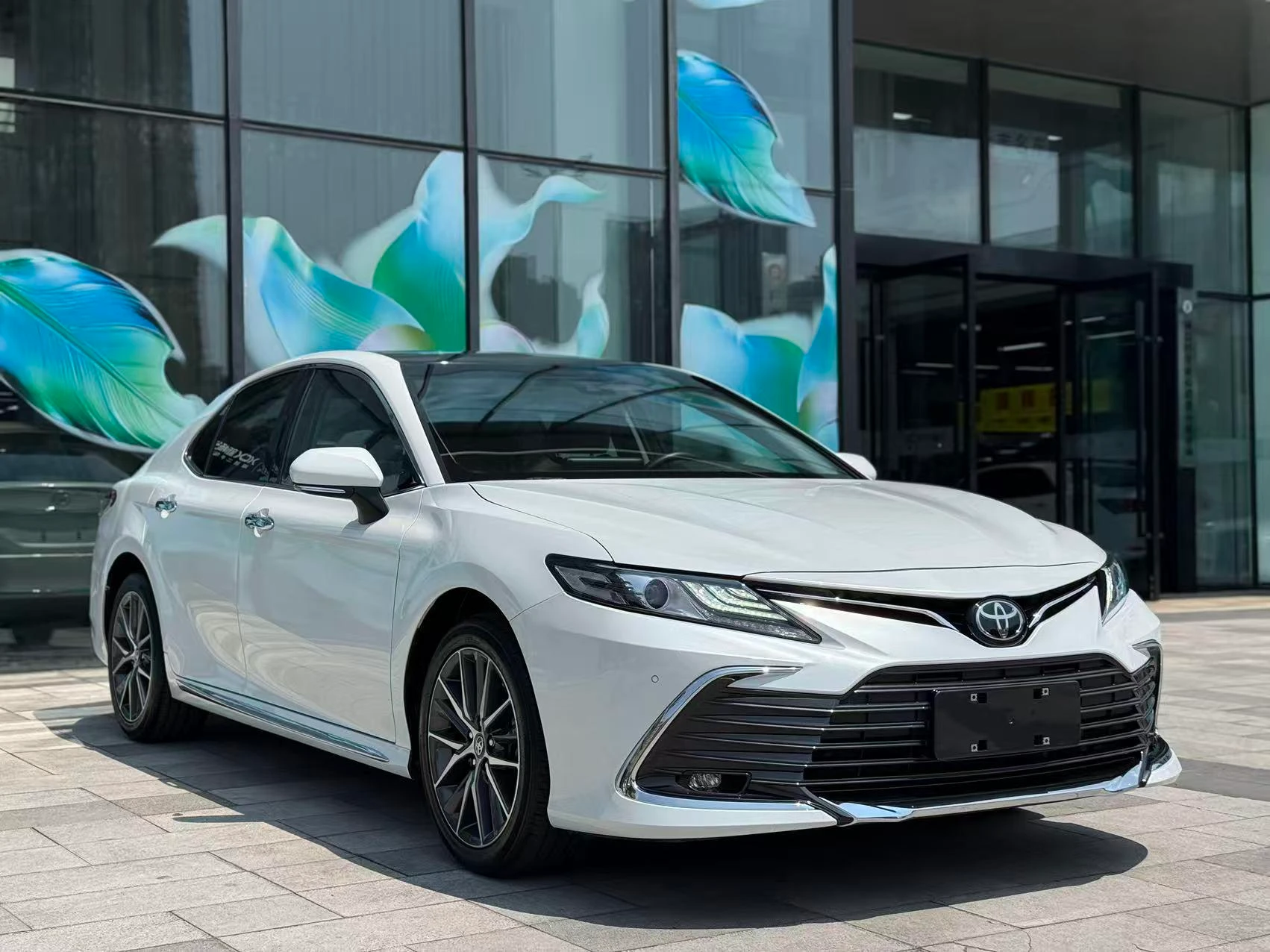Toyota Camry, 2023 — фото 3