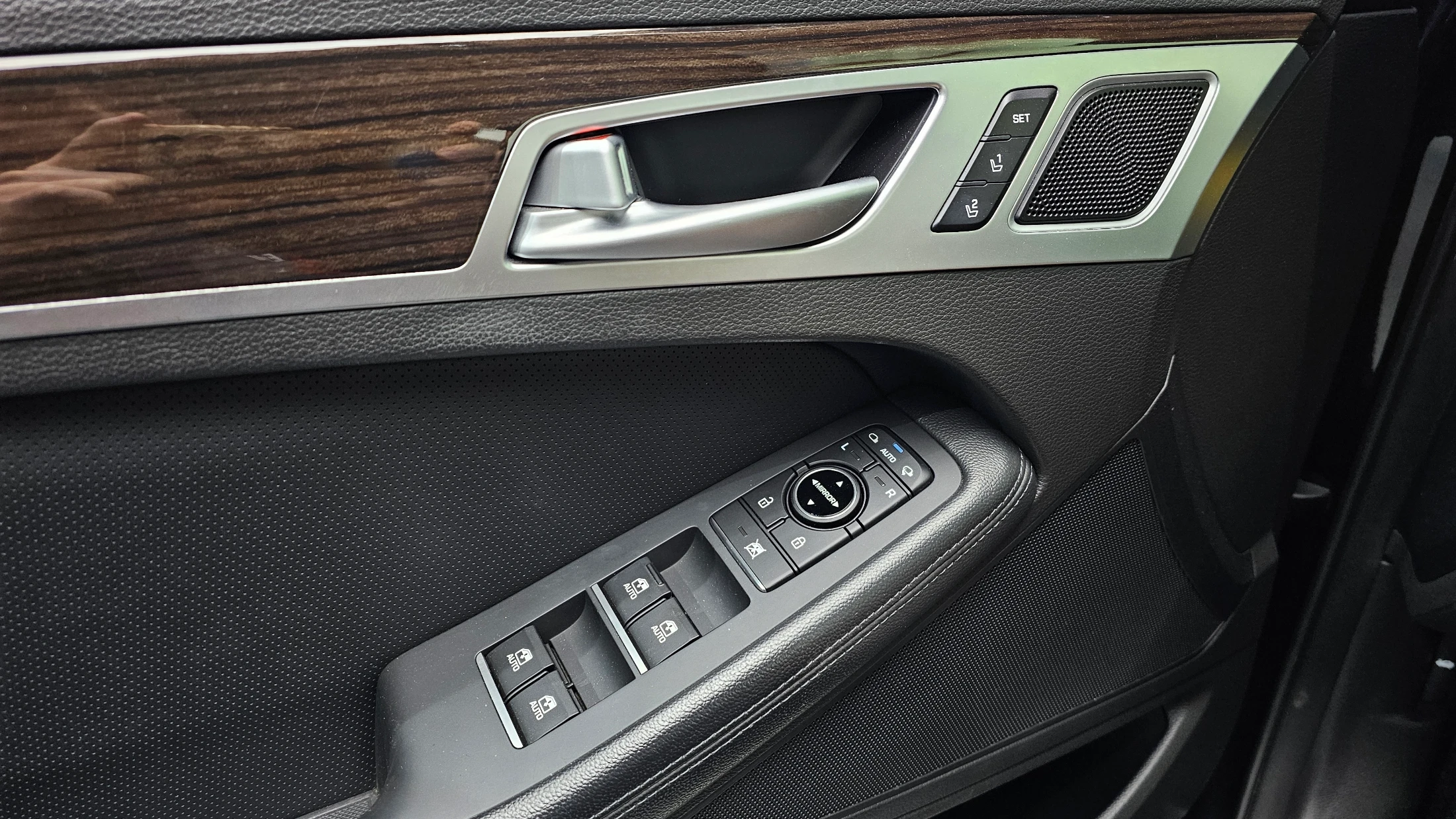 Genesis G80, 2017 — фото 16