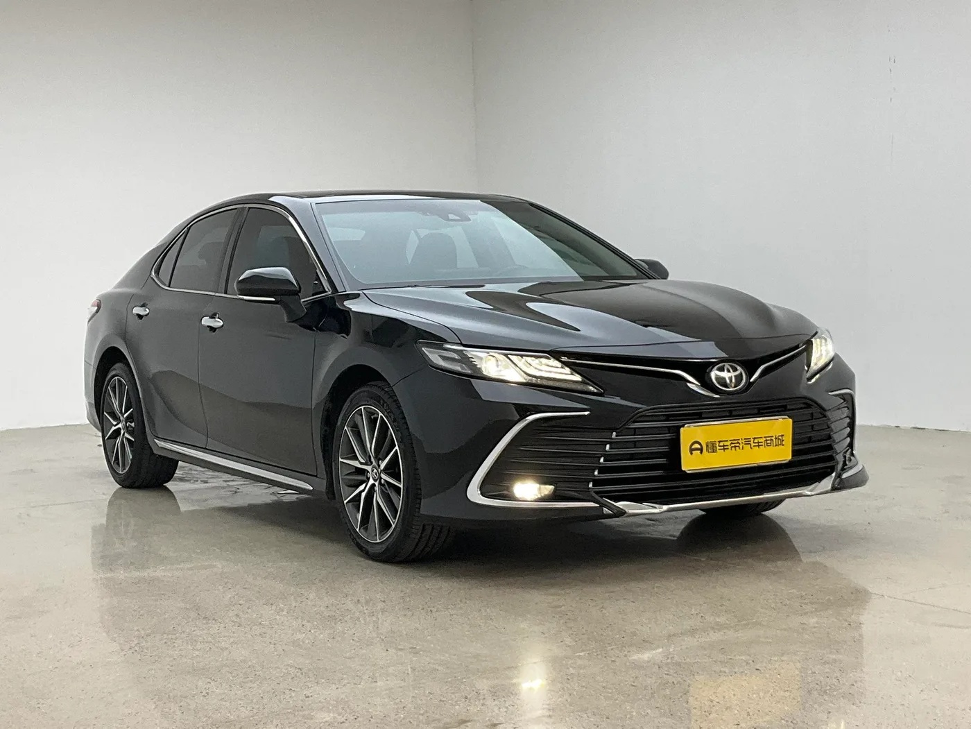 Toyota Camry, 2023 — фото 3