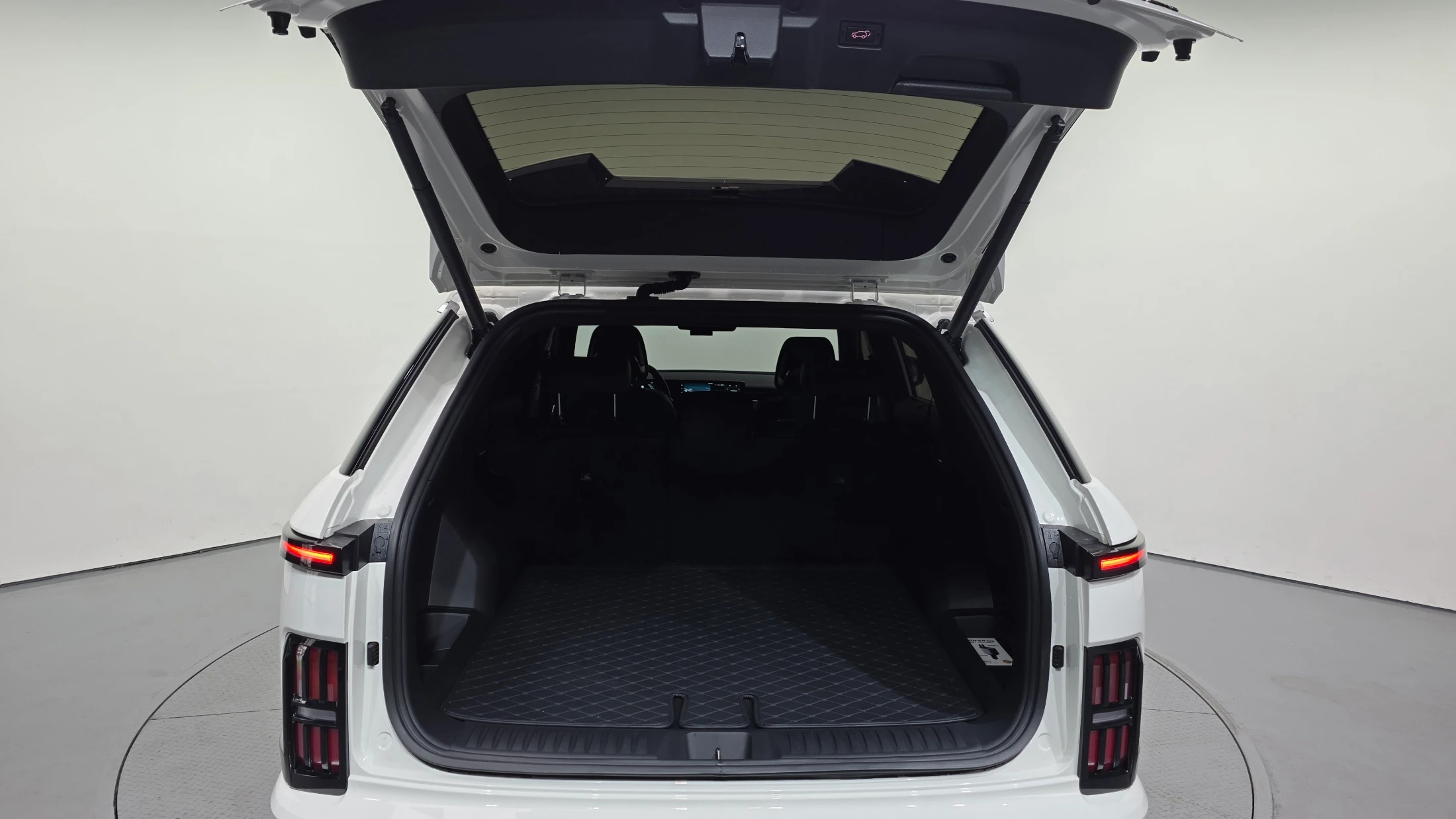 KG_Mobility_Ssangyong Actyon Activian, 2025 — фото 30