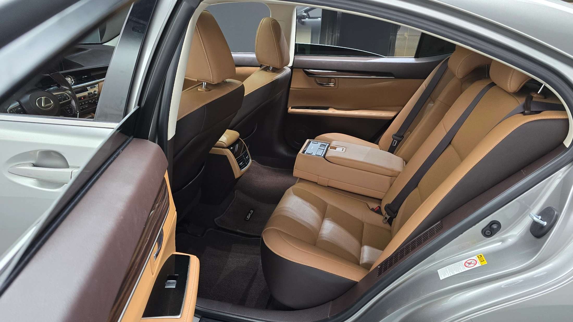 Lexus Es ES300h, 2016 — фото 12