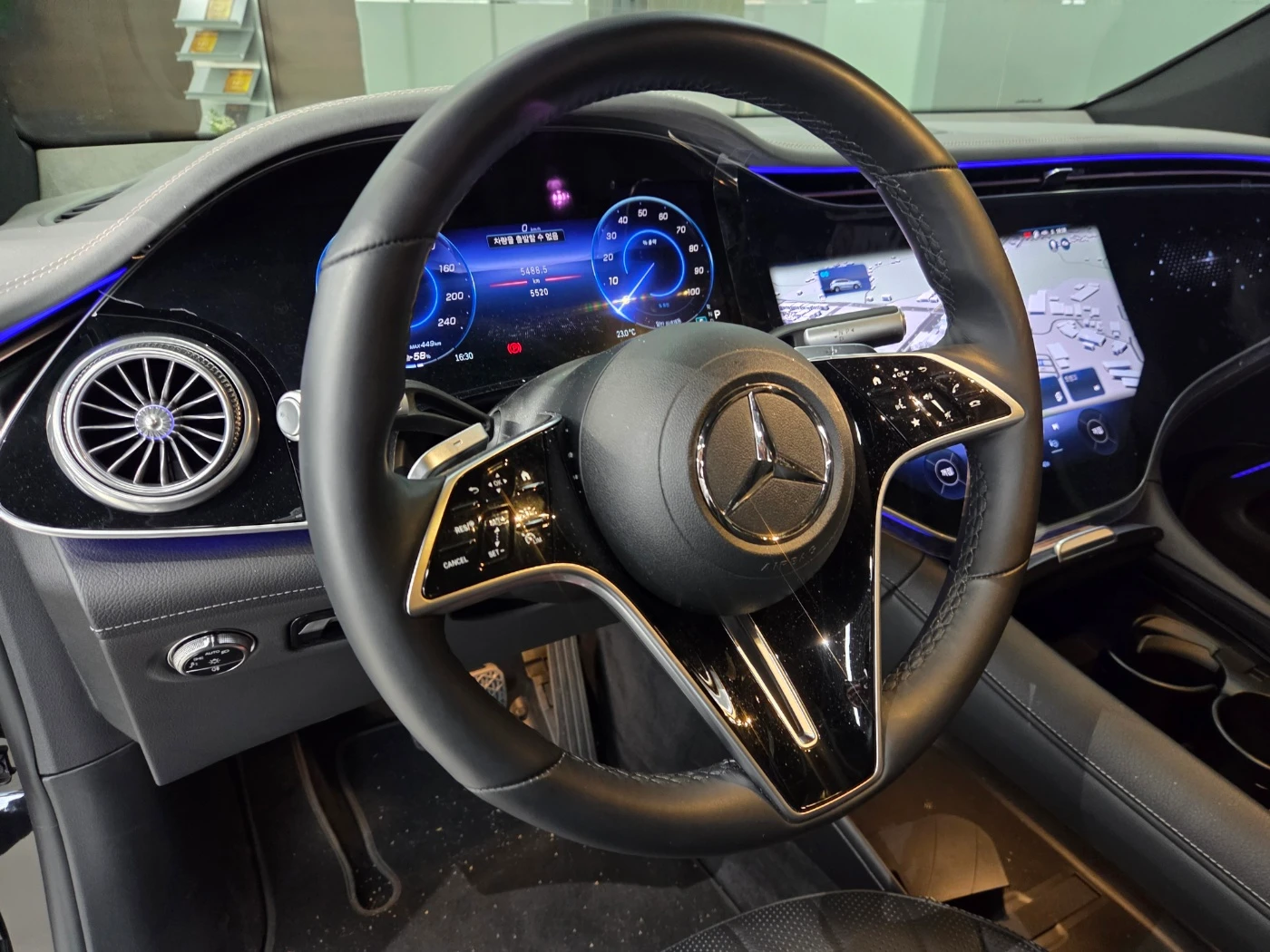 Mercedes-Benz Eqs SUV X296, 2026 — фото 13