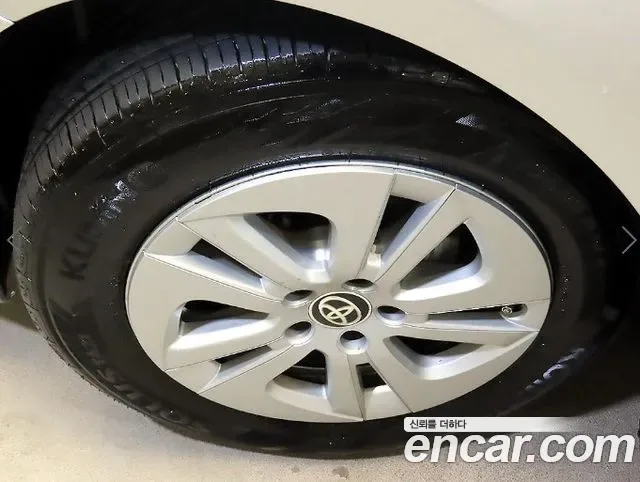 Toyota Prius, 2016 — фото 18
