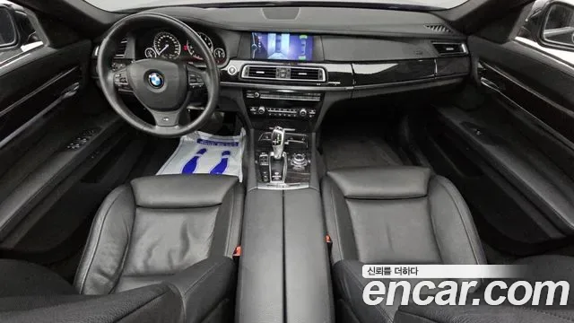 BMW 7-Series F01, 2011 — фото 7