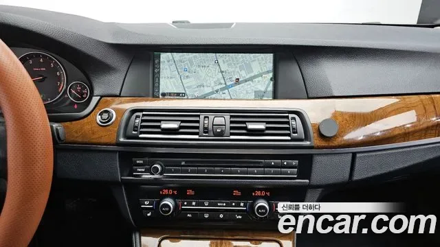 BMW 5-Series F10, 2010 — фото 15