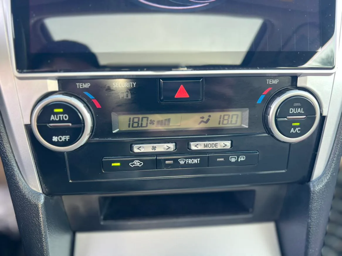 Toyota Camry, 2012 — фото 16