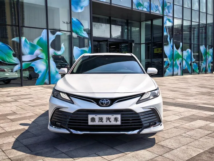 Toyota Camry, 2023 — фото 2
