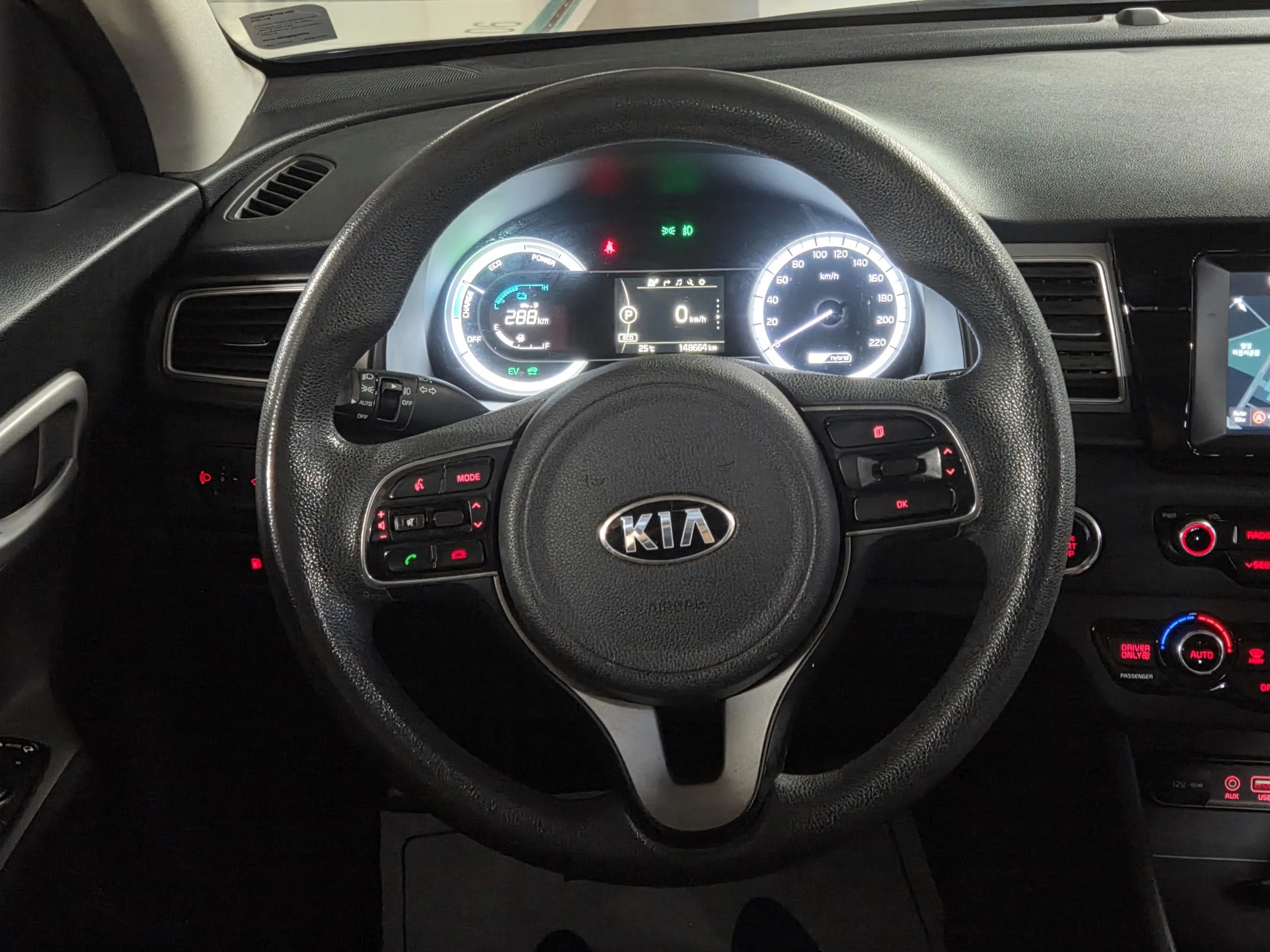 Kia Niro, 2017 — фото 8