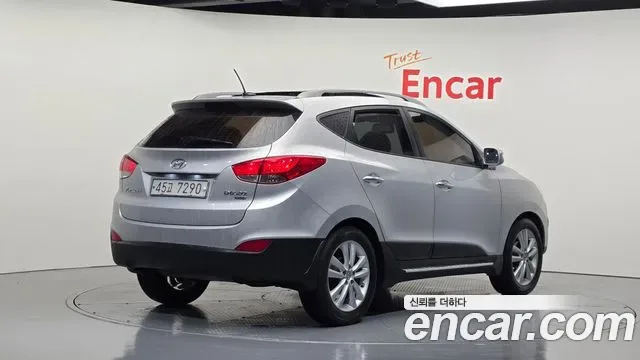 Hyundai Tucson ix, 2009 — фото 2