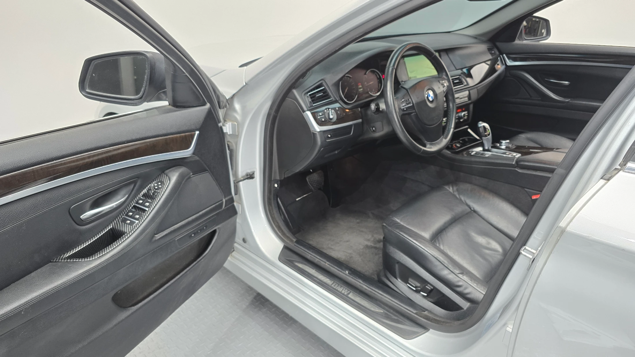 BMW 5-Series F10, 2013 — фото 10