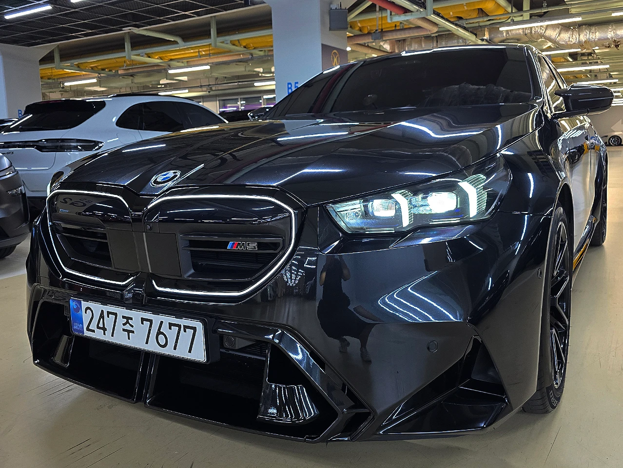 BMW M5 G90
