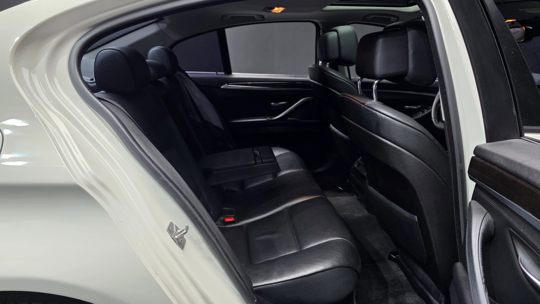 BMW 5-Series F10, 2012 — фото 12