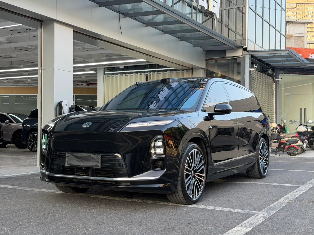 NIO ES8