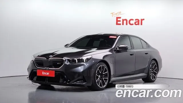 BMW M5 G90