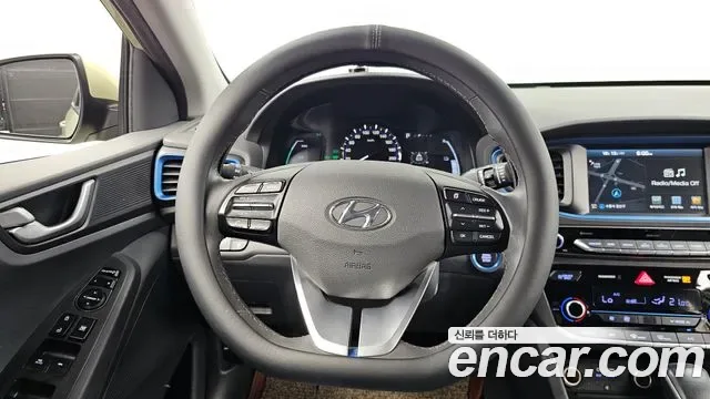 Hyundai Ioniq Ionic Hybrid, 2016 — фото 13
