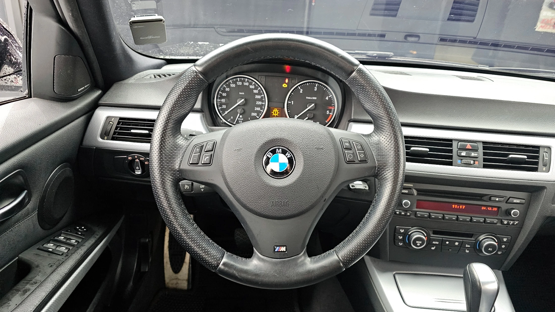 BMW 3-Series E90, 2011 — фото 13