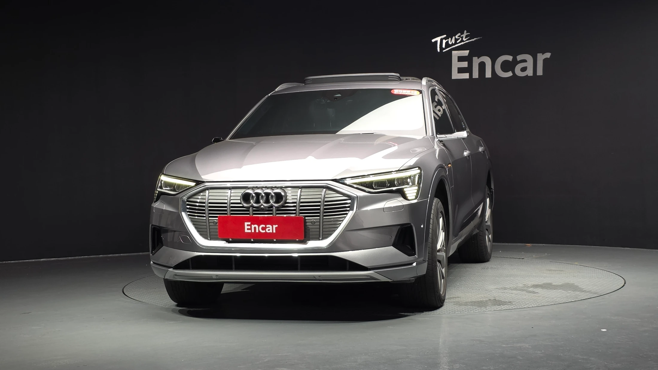 Audi E-Tron, 2020 — фото 2