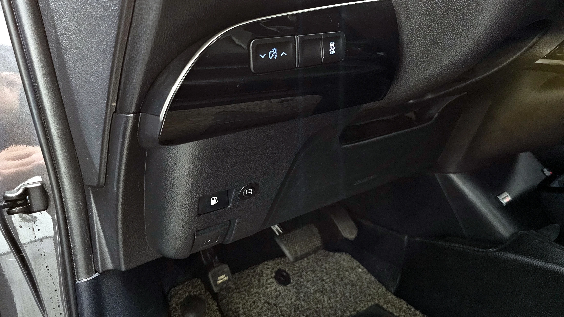 Toyota Prius, 2018 — фото 19