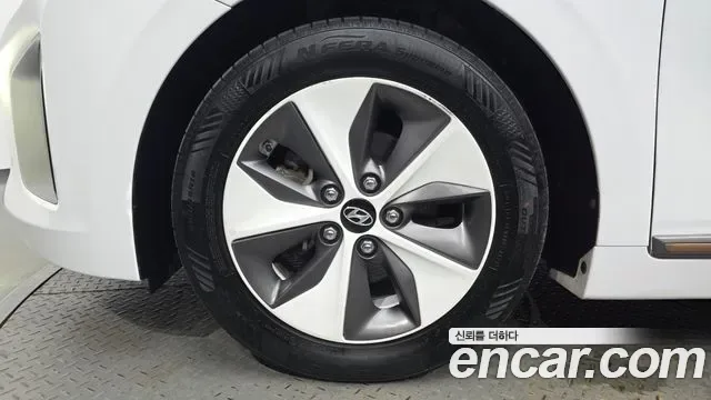 Hyundai Ioniq Ionic Electric, 2016 — фото 5