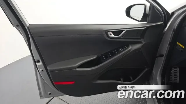 Hyundai Ioniq Ionic Electric, 2017 — фото 24