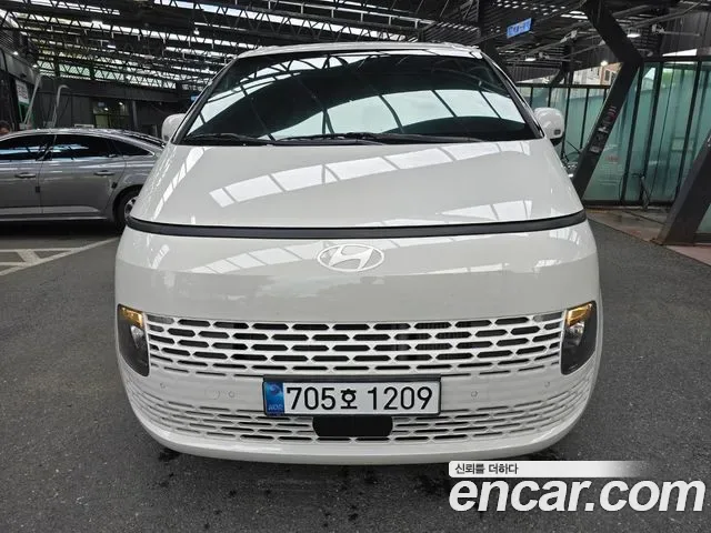 Hyundai Staria